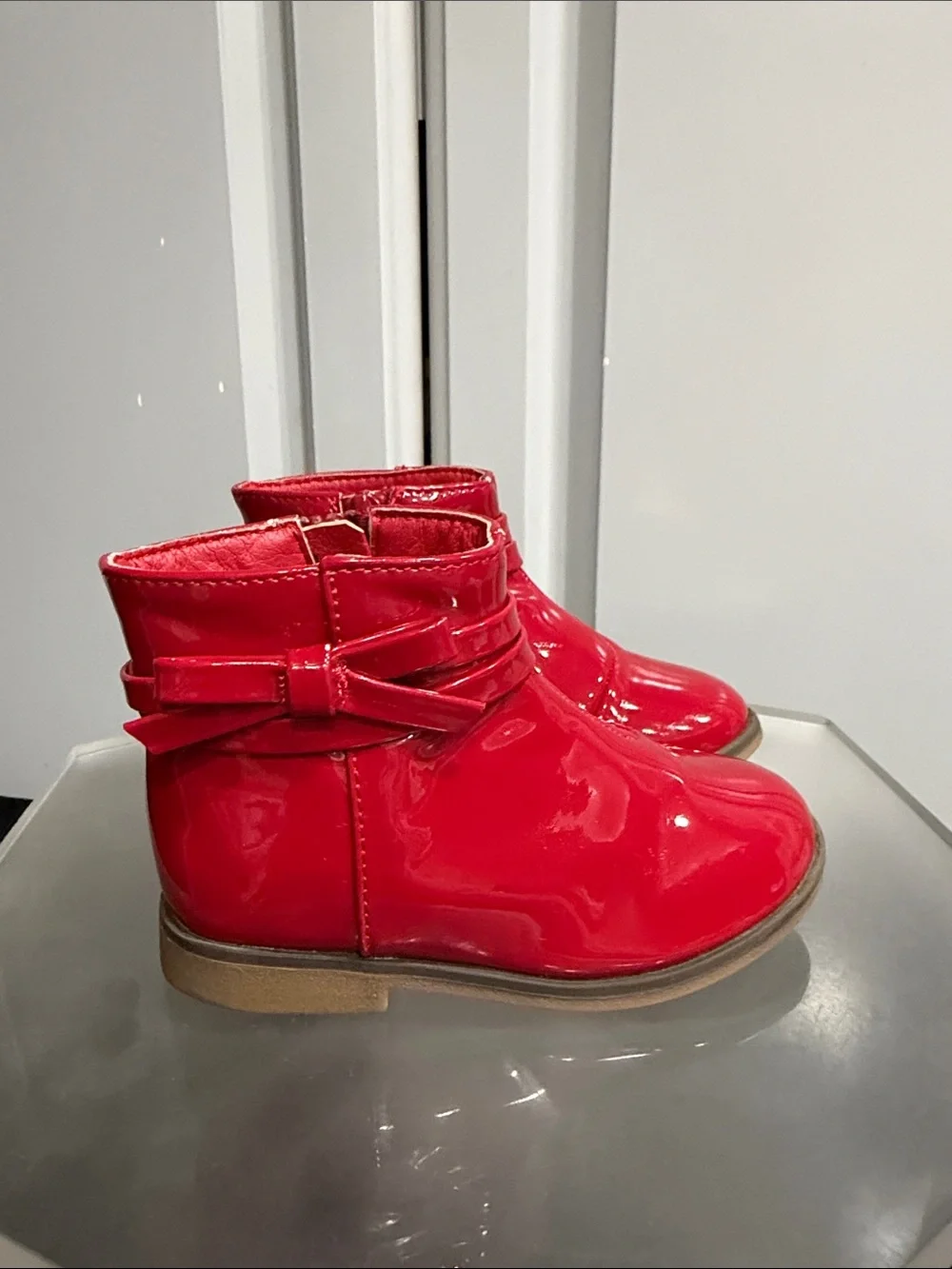 Gymboree Kids Red Faux Patent Leather Ankle Boots Bow Accent Sz 6